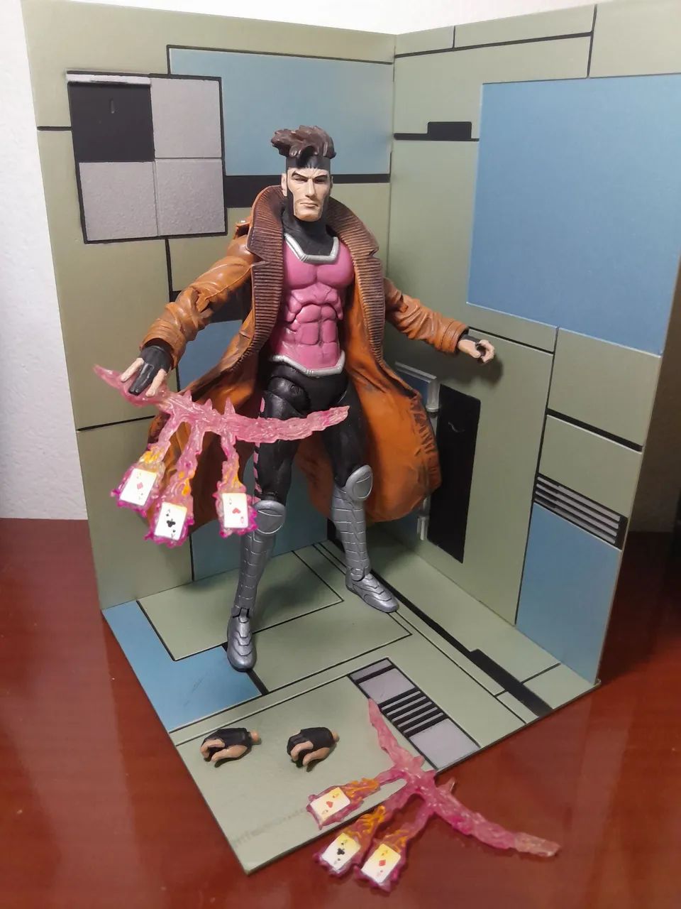 Gambit Marvel Select com base/diorama - Leia a descrição 