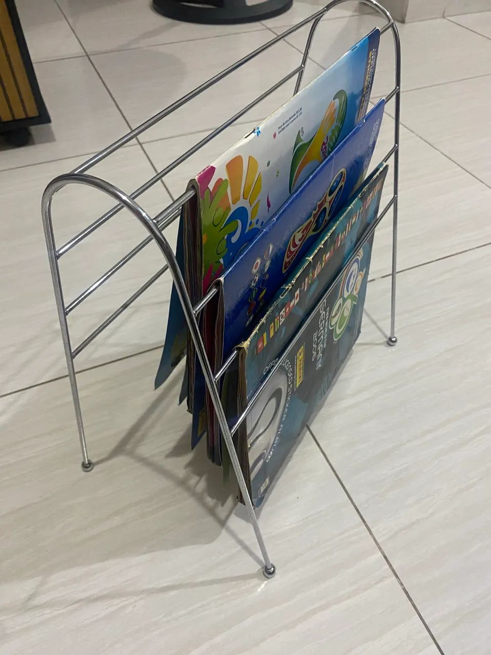 Magazine Holder for Clinic or Office