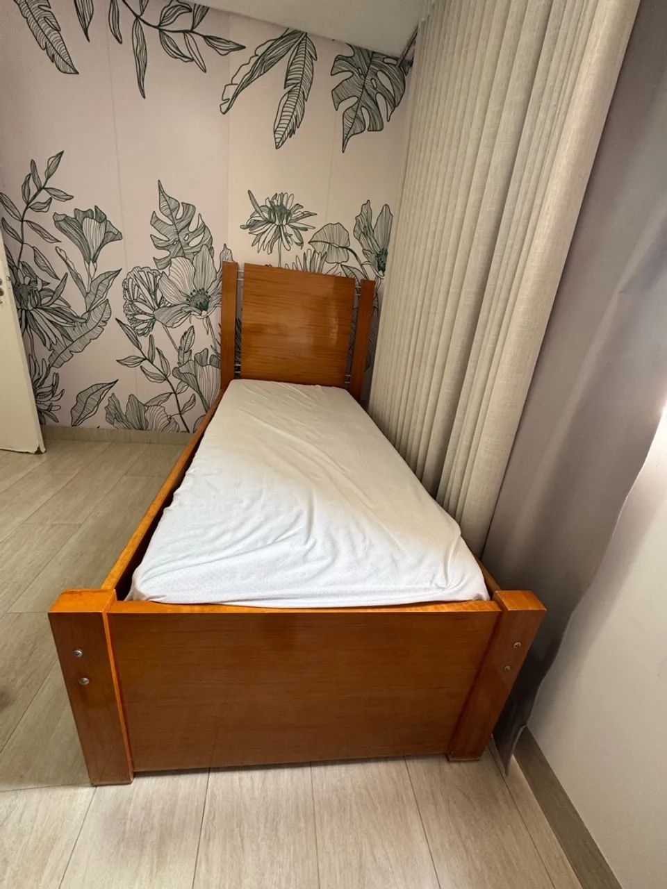 Cama de solteiro de madeira + colchão, pronta para uso.  - Foto 2