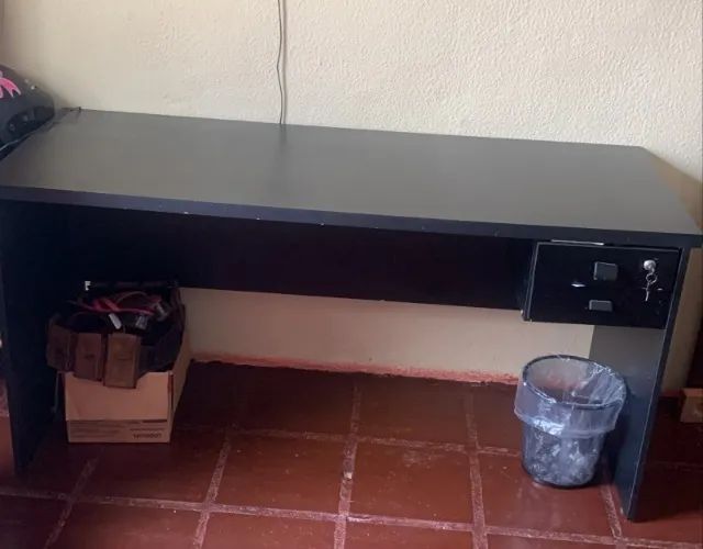 Mesa de Escritorio + cadeira - Foto 3