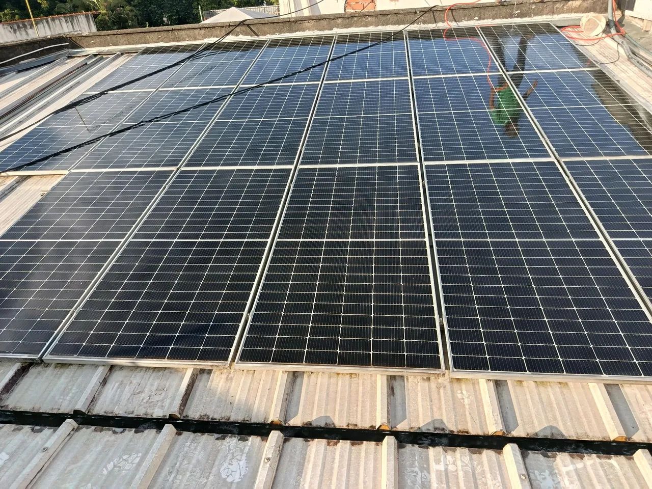 Limpeza e manutenção de painéis solares. - Foto 2