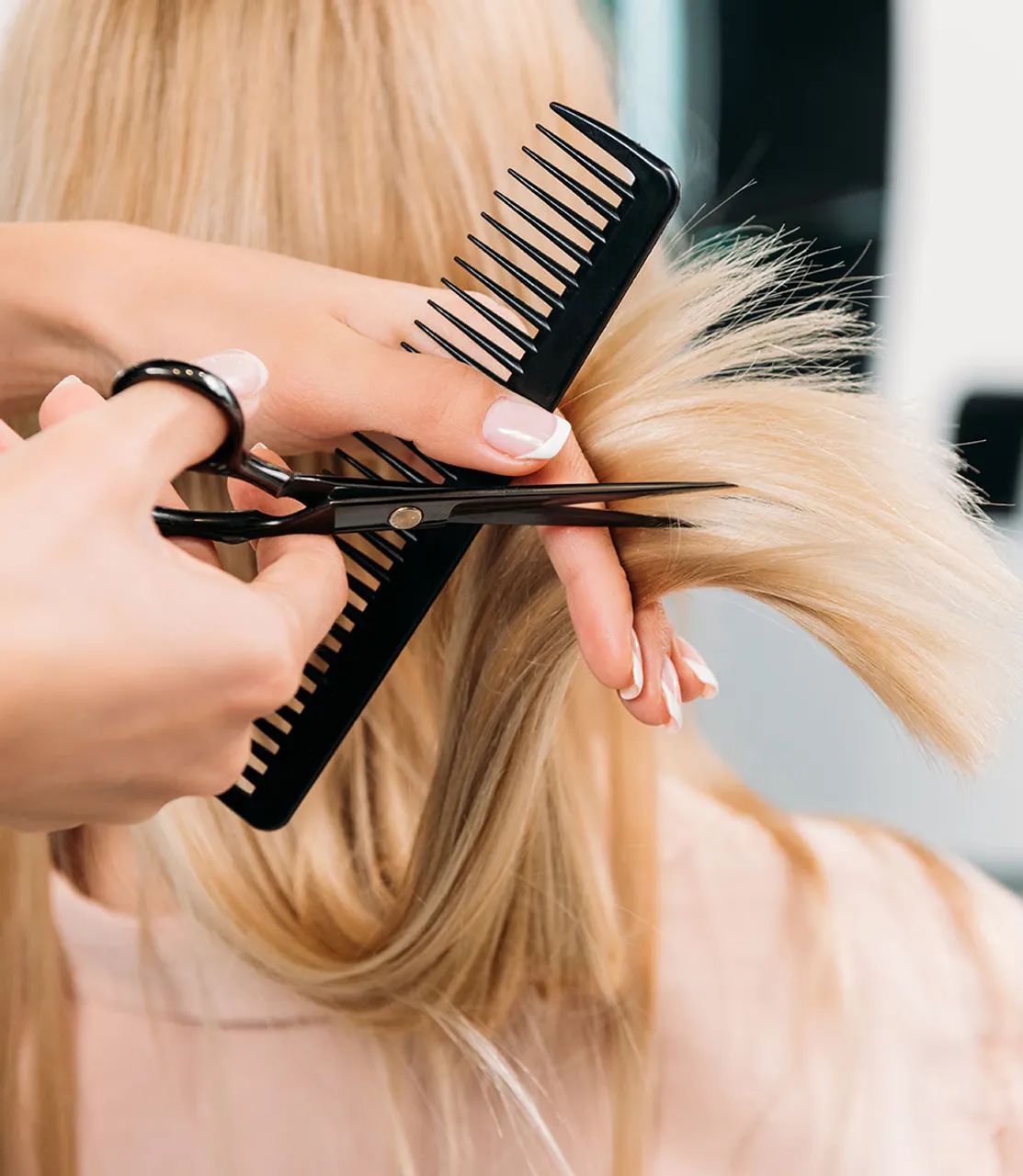 Cabeleireira e manicure