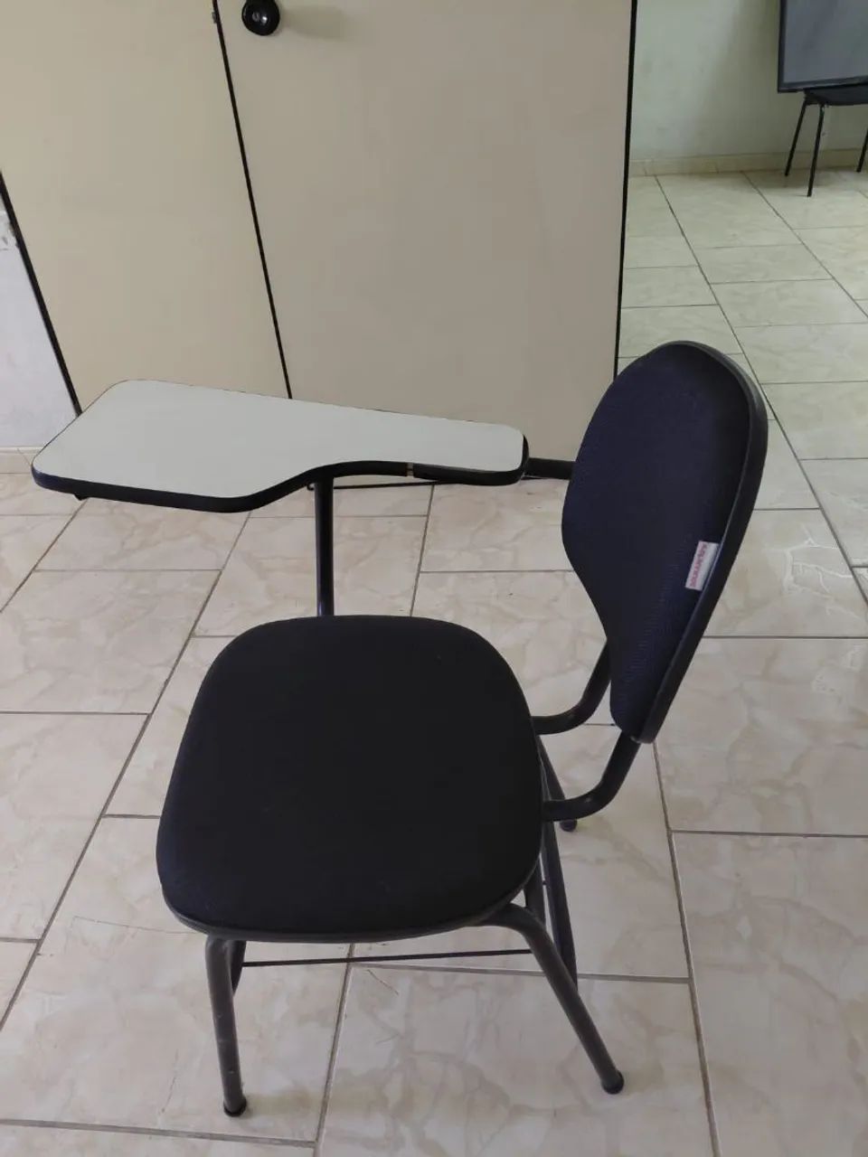 Vendo cadeiras universitária  - Foto 2