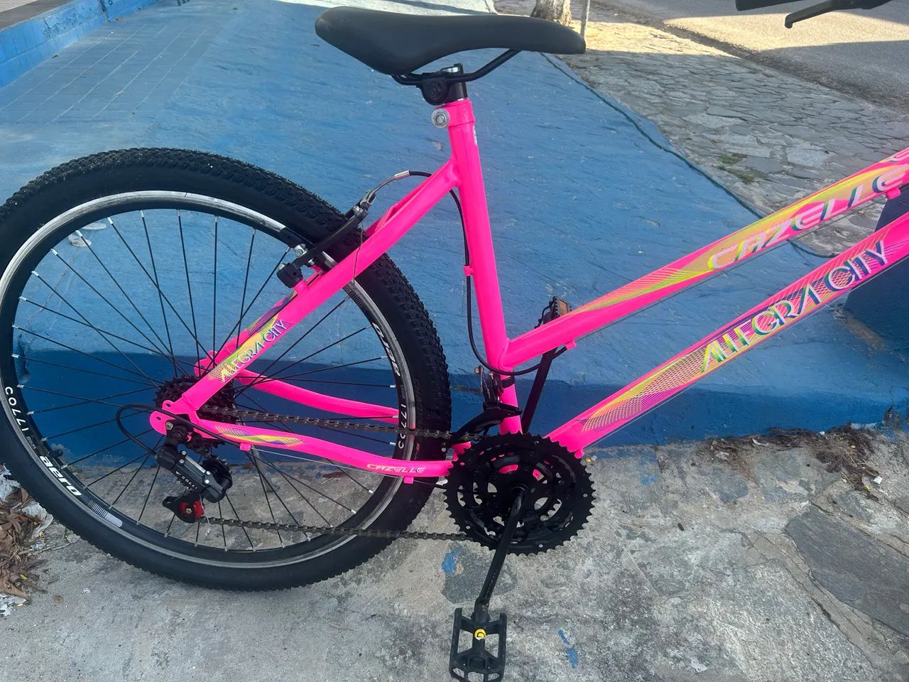 Bicicleta aro 26 feminina nova