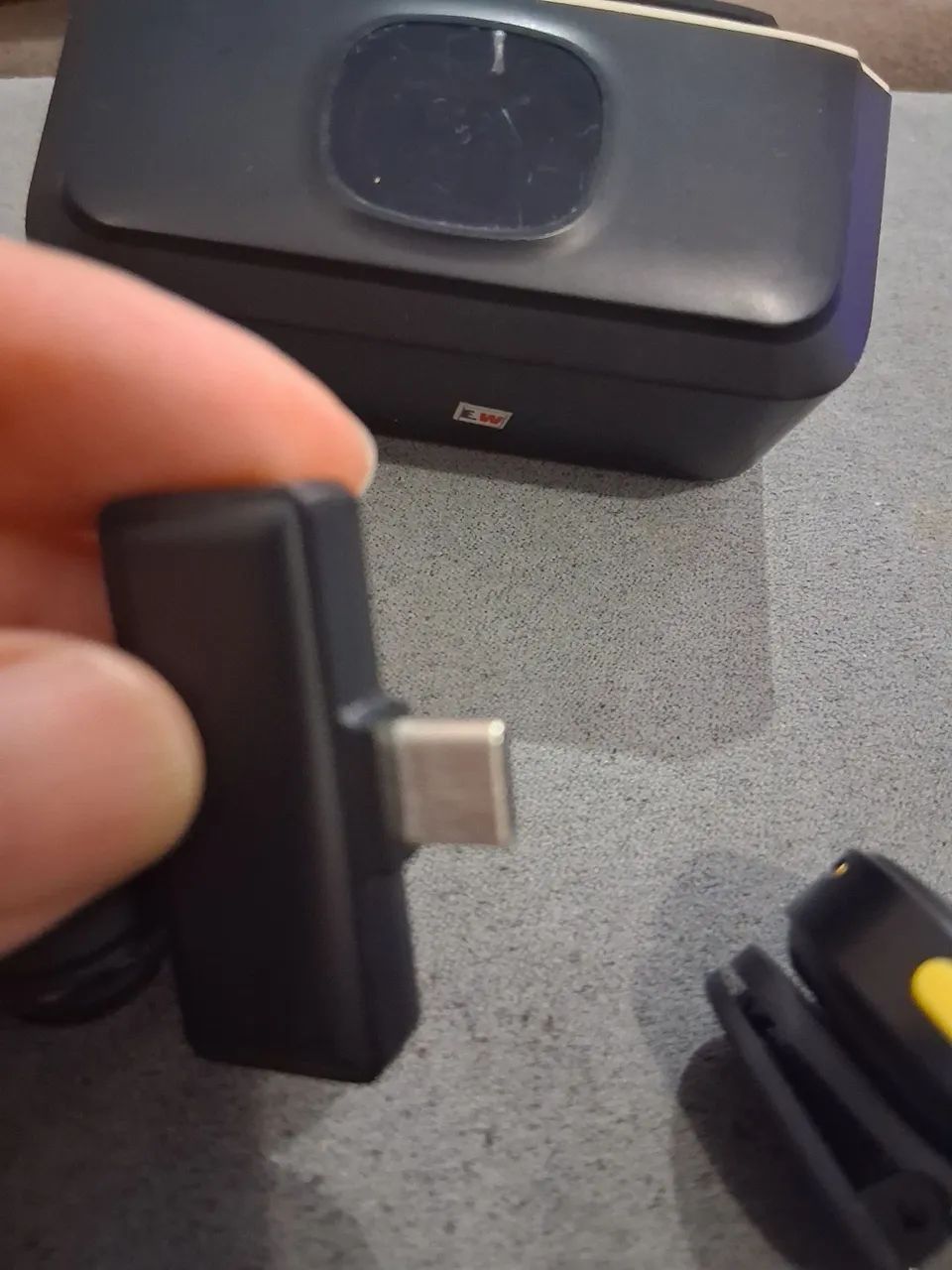 Microfone duplo de lapela com estojo  - Foto 3