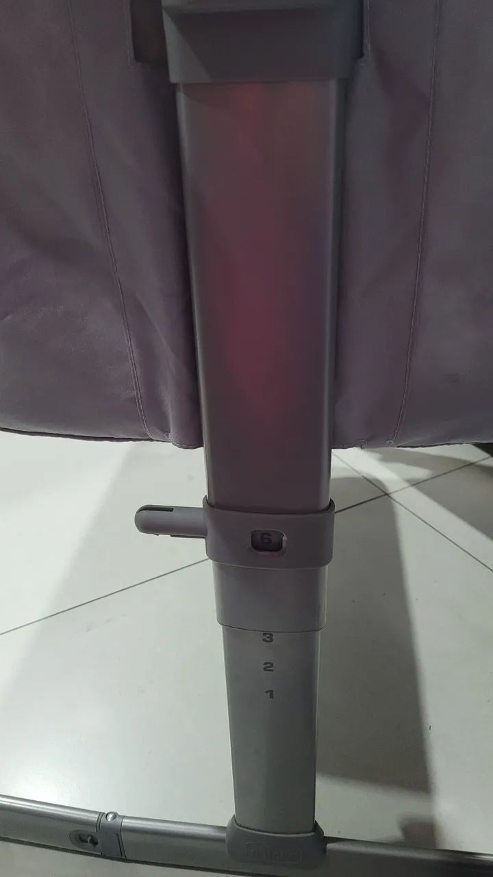 Berço Chicco Next 2Me Acoplado a cama. - Foto 4