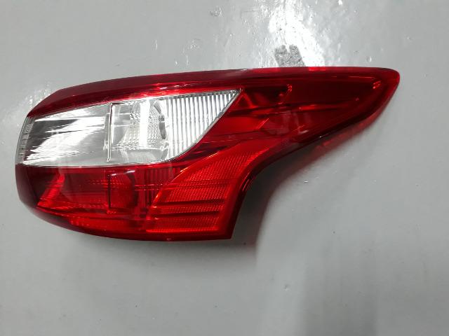 8350-Lanterna Focus Sedan Traseiro Direito 2014/2016