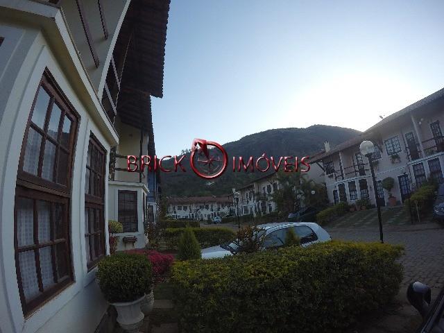 Linda casa duplex em bairro nobre de Teresópolis - Foto 2