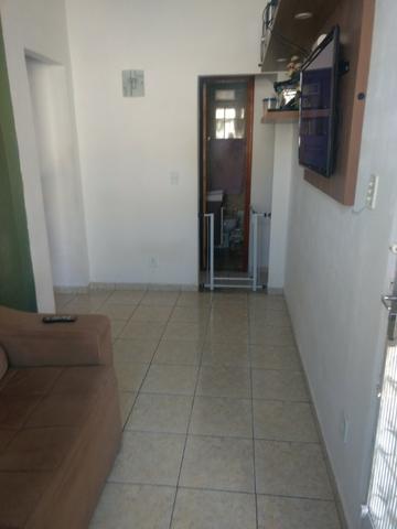 Casa tipo apartamento, dois quarto, na Rua Professor Luiz Rondelli - Olaria - Foto 3