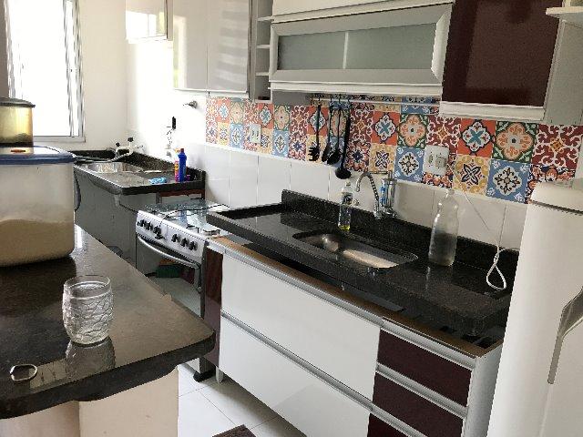 Apartamento mobiliado em Chácara Parreiral, ao lado de laranejiras