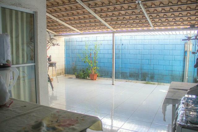 Casa em condomínio, Jd Gardenia, 2/4, 2 garagens, aceita carros na troca - Foto 6