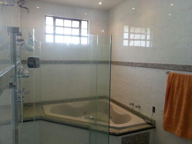 Lindo sobrado com 380m² de construção com piscina, churrasqueira - Foto 3