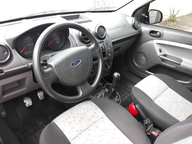 Fiesta 1.0 8v Flex 4p - Troca por Moto - Foto 8