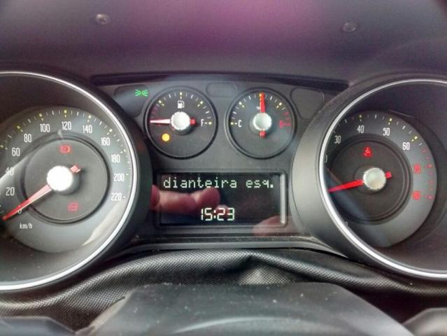 FIAT PUNTO EVO ATTRACTIVE 1.4 8V FLEX Vermelho 2014/2015 - Foto 13
