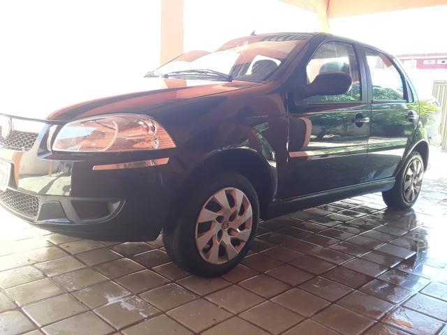 Carro muito novo pronto para usar *