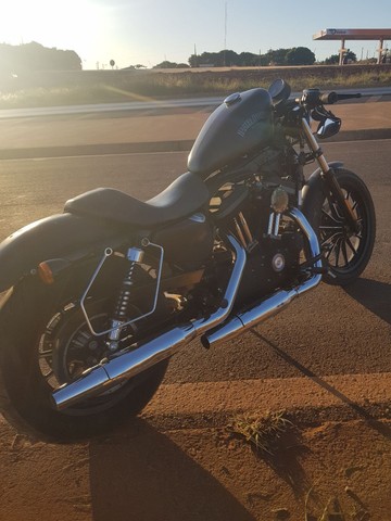 HARLEY DAVIDSON 883 IRON