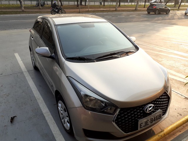 CONCESSIONÁRIA FIAT VENTUNO / HB20 COMFORT 18/19 BAIXO KM