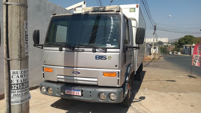 FORD CARGO 815 E REFRIGERADO 2009 EXCELENTE ESTADO