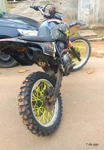 MOTO DE TRILHA