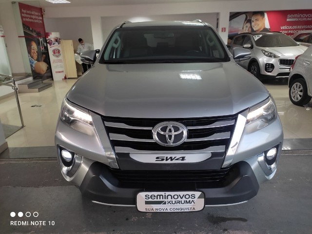 TOYOTA HILUX SW4 2.8 SRX 4X4 7 LUGARES 16V TURBO INTERCOOLER DIESEL 4P AUTOMATICO