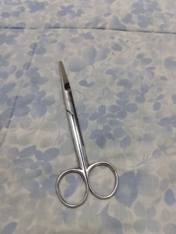 Tesoura cirurgica
