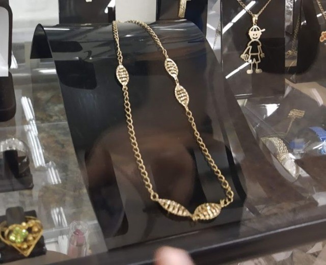 Expositor para pulseiras, cordões ou colares em acrílico - Foto 4