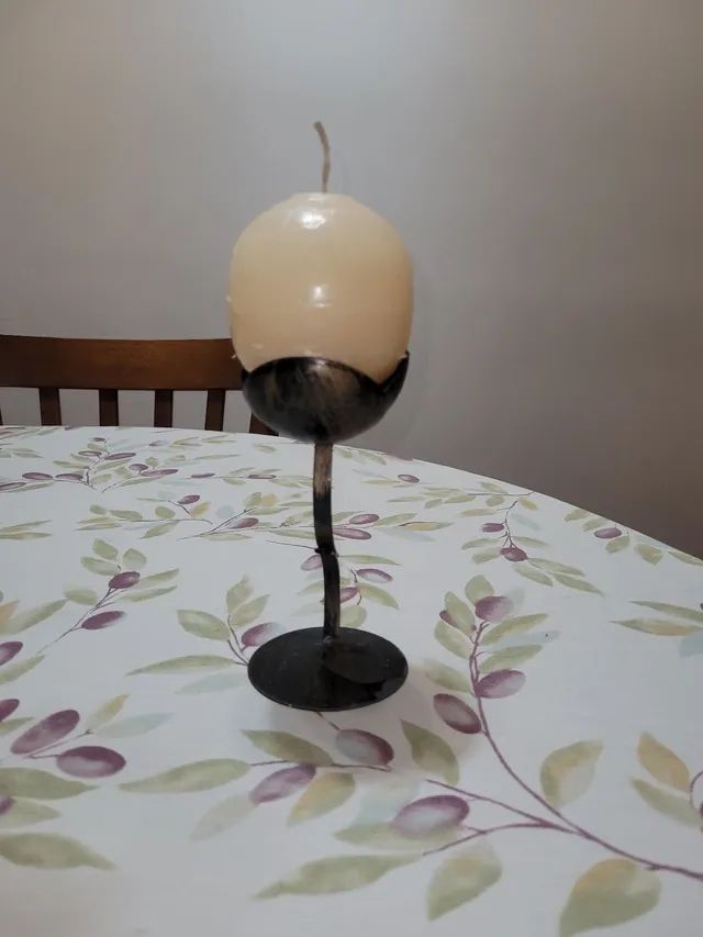 Vela com castiçal de Metal. - Foto 2