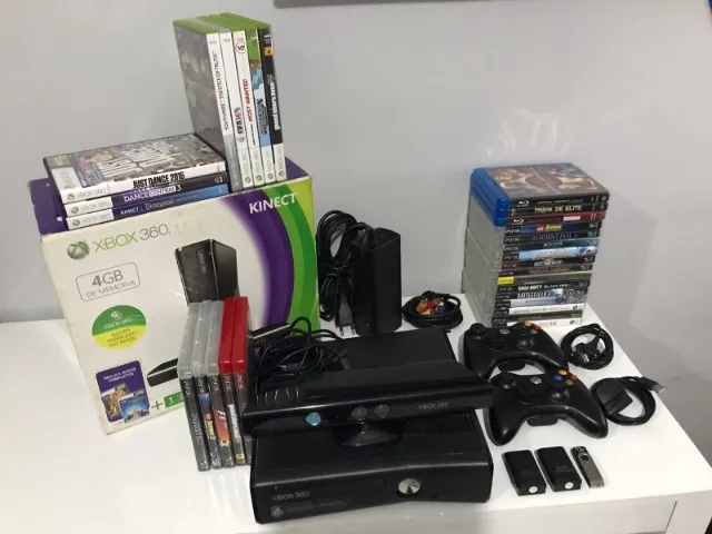 Xbox 360 Super Slim 4g modelo 2015 e 2016 com 2 controle e kinect