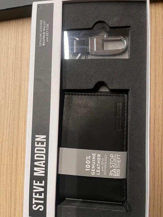 Carteira Steve Madden Couro Genuíno com chaveiro