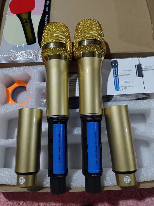 Microfone sem fio recarregável Dourado. - Foto 4