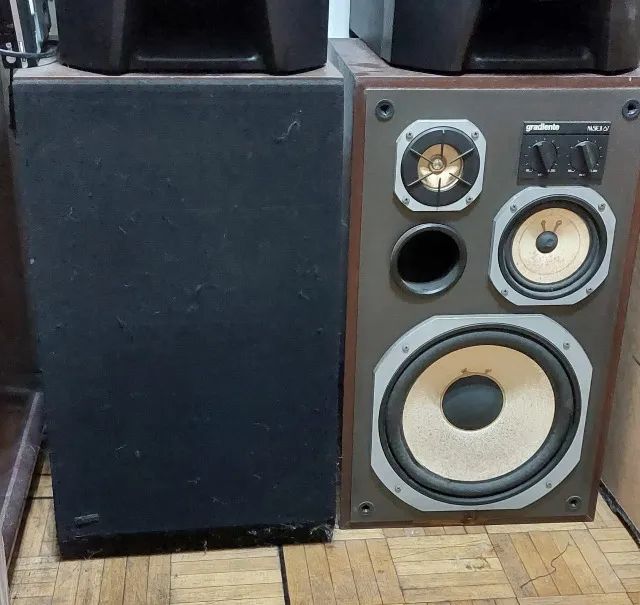 Par de Caixas Gradiente , Master 67