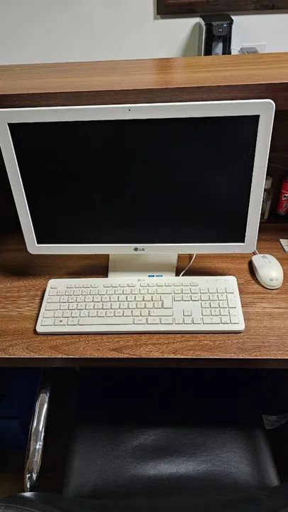 Computador All in One LG, 22", Windows 10 Home, Celeron, 4GB, 252SSD - Foto 2