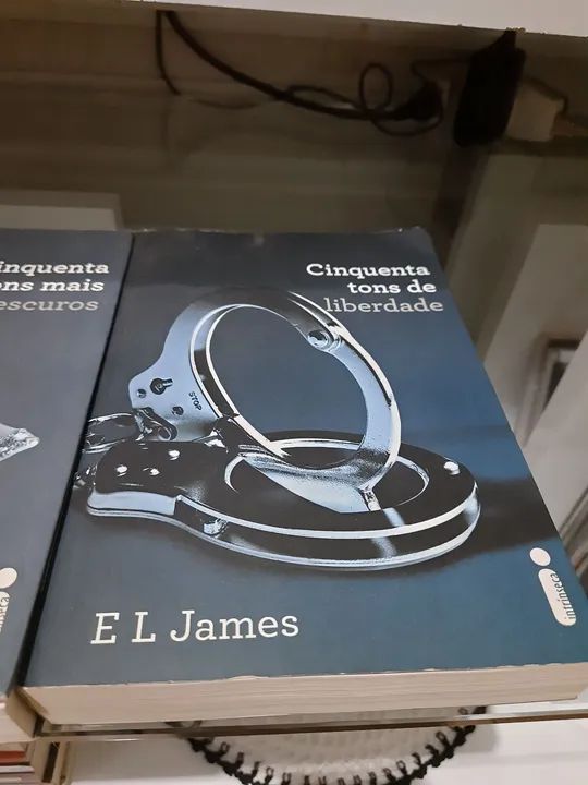 Cinquenta Tons de Liberdade - E.L. James (Livro)