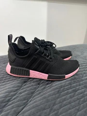 Adidas nmd hotsell preto e rosa