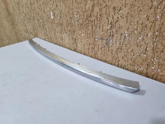 Friso Cromado superior da grade Hrv 23/23 Original - Foto 3