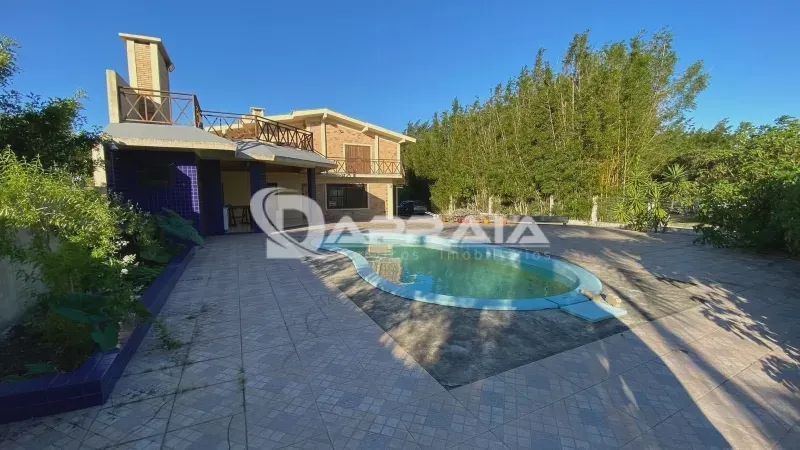 Excelente Casa com Piscina
