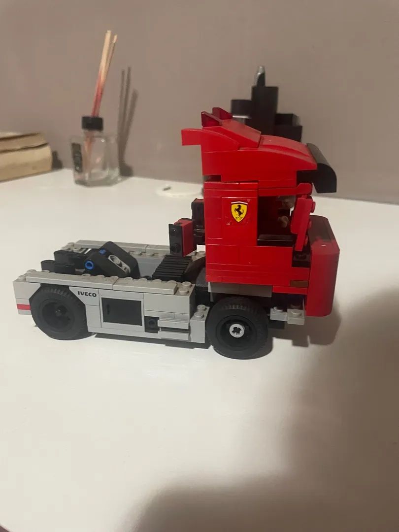 Caminhão Ferrari Lego - Foto 2