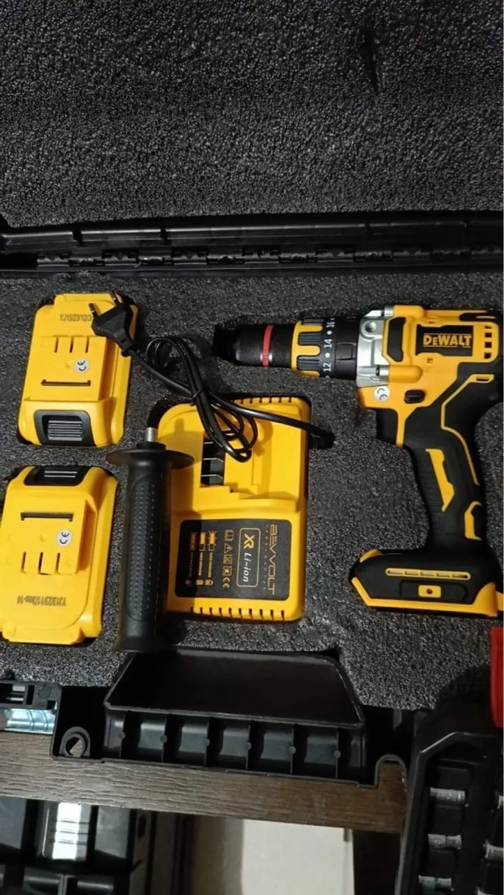 Furadeira/Parafusadeira Dewalt XR Li-ion 22V