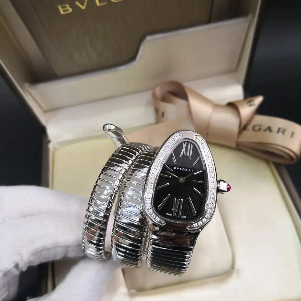 Relogio serpenti bvlgari com 20 milésimos de ouro 18k 