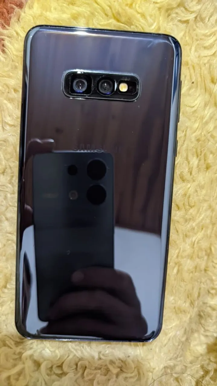 Samsung s10e
