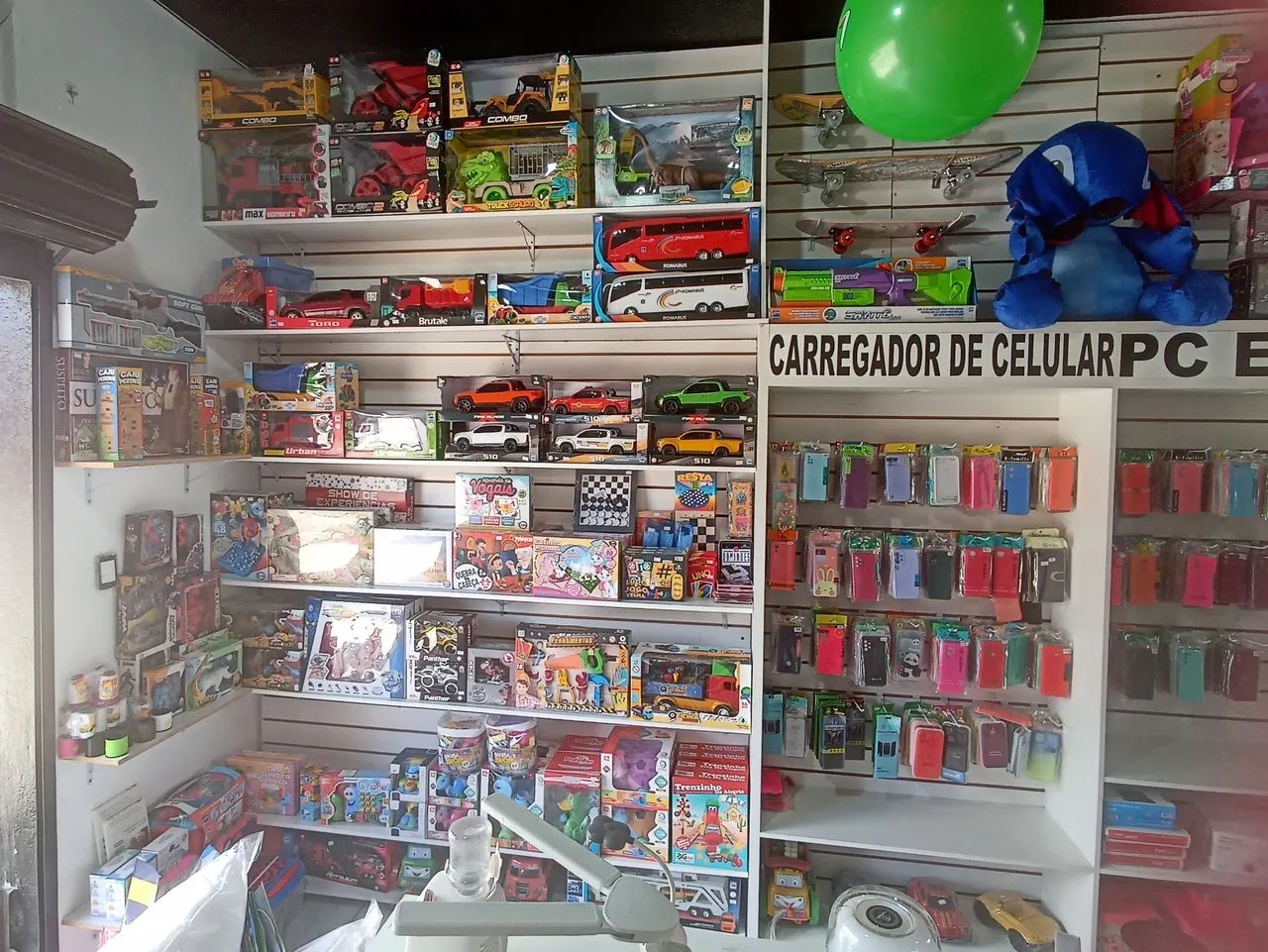 Expositores e prateleiras para brinquedos material escolar loja de brinquedos - Foto 3