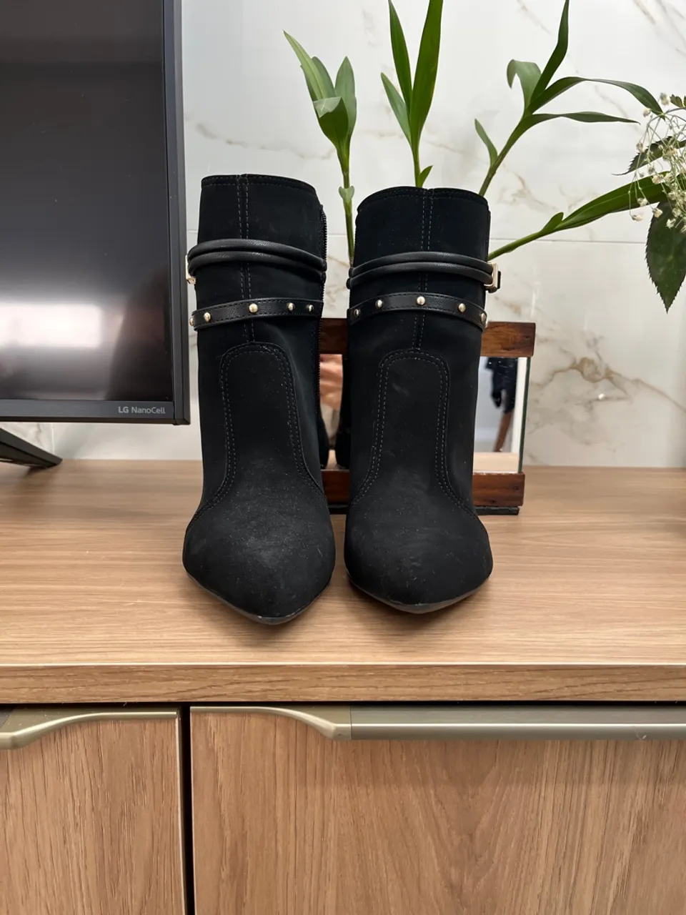 Botas de cano curto preta - Semi Nova 