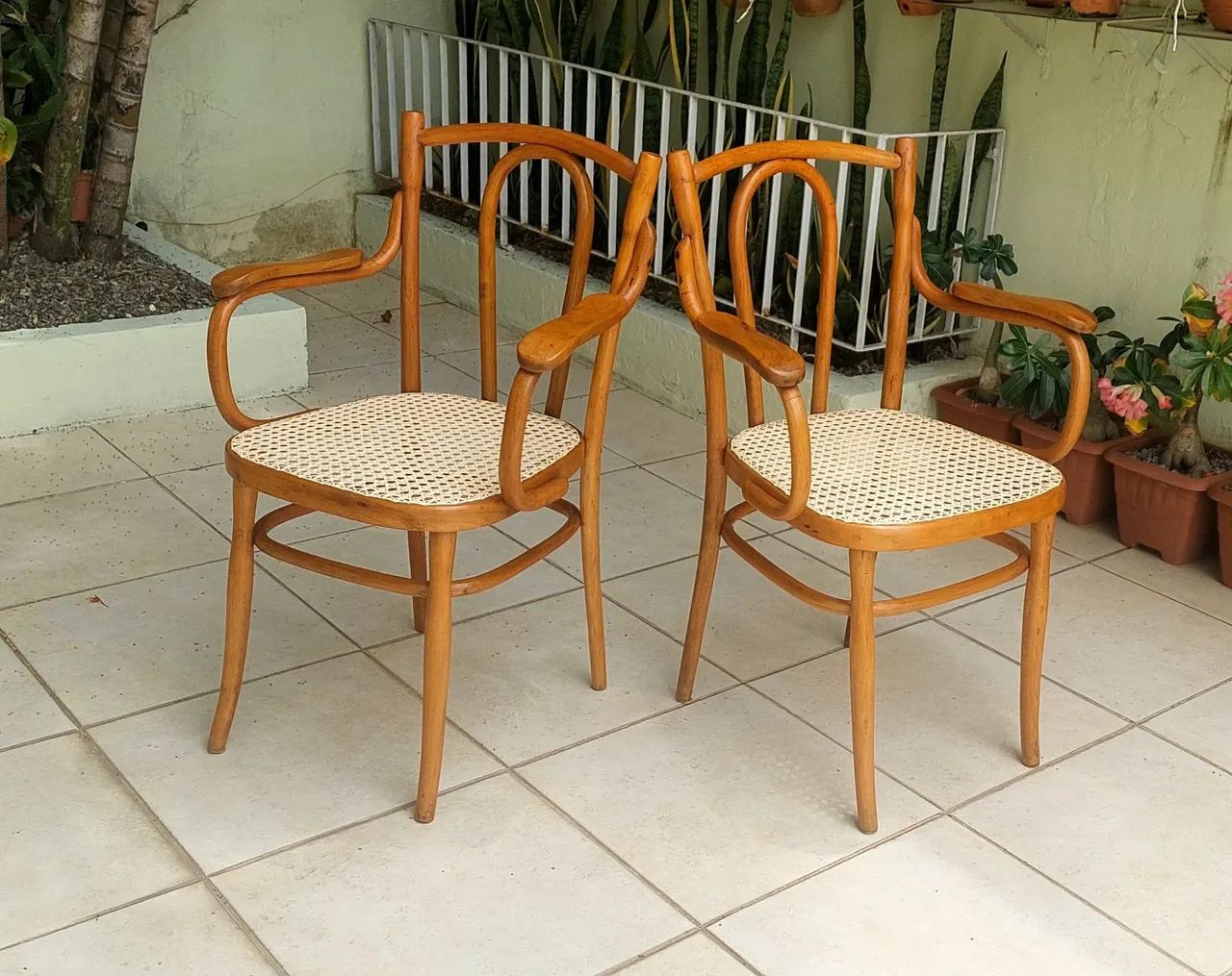 Par de Cadeiras de  braços Thonart Thonet - Foto 3