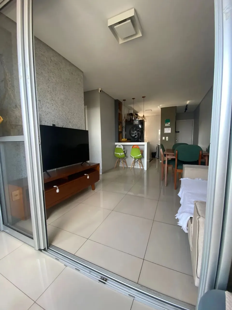 Apto no Edf. Jacarandá no Cristo Rei com 3 quartos sendo 1 suíte 2 vagas de garagem financ