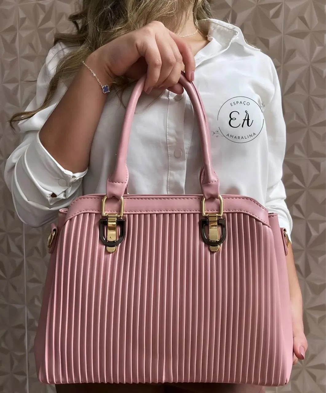 Bolsa de ombro / acompanha alça transversal 