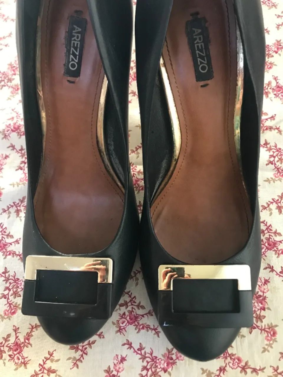 Scarpin Preto Com Fivela Arezzo (Usado) - Foto 2