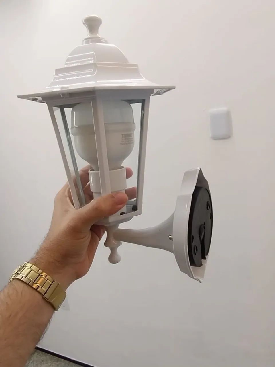 ARANDELA COLONIAL E-27 MAX-60W SORTE LUZ COM LAMPADA LED 20W - Foto 2