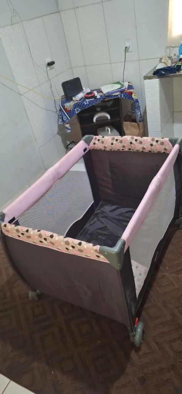 Vendo berço retrátil menina - Foto 2