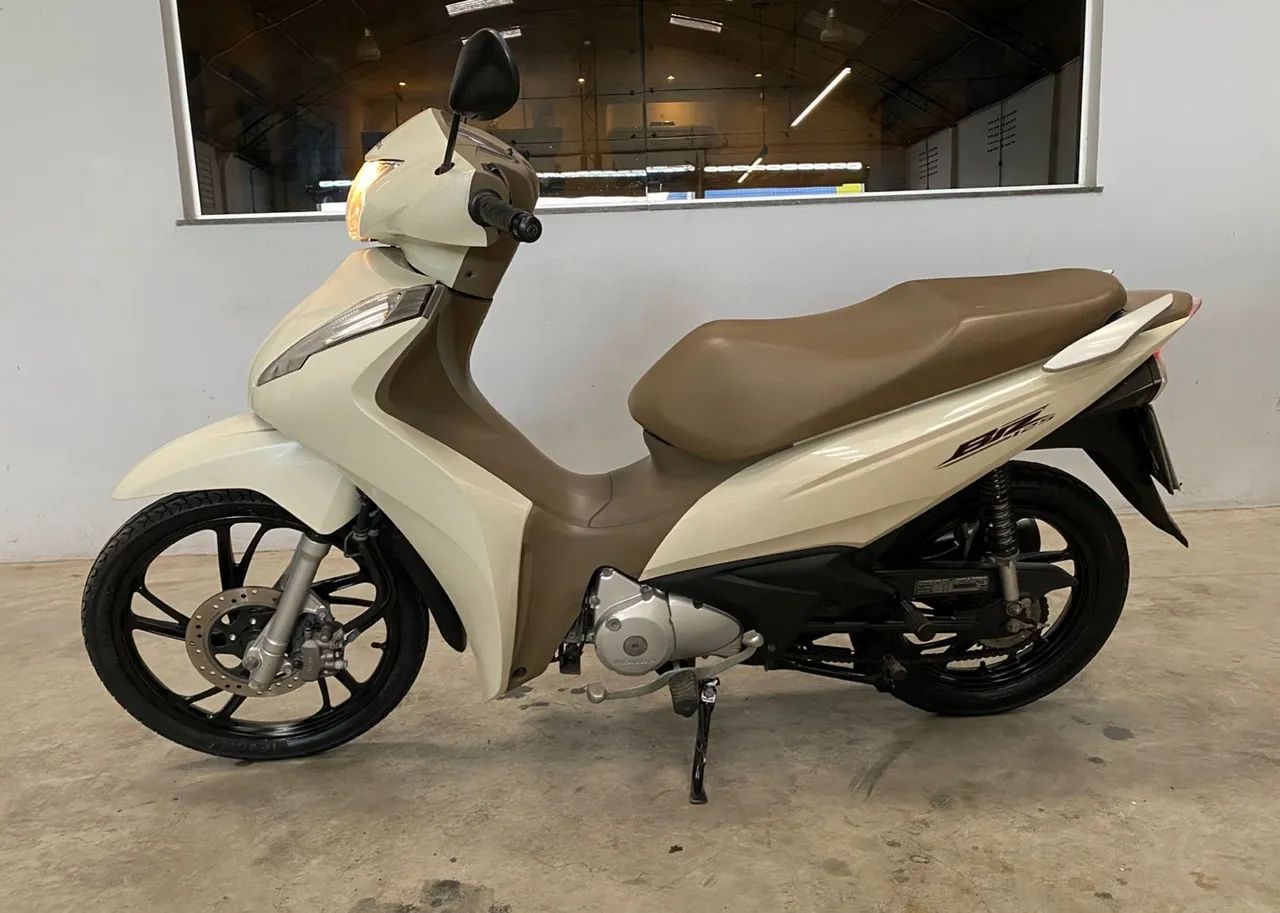 HONDA BIZ 125c 2023  É NA TALISMÃ VEICULOS 