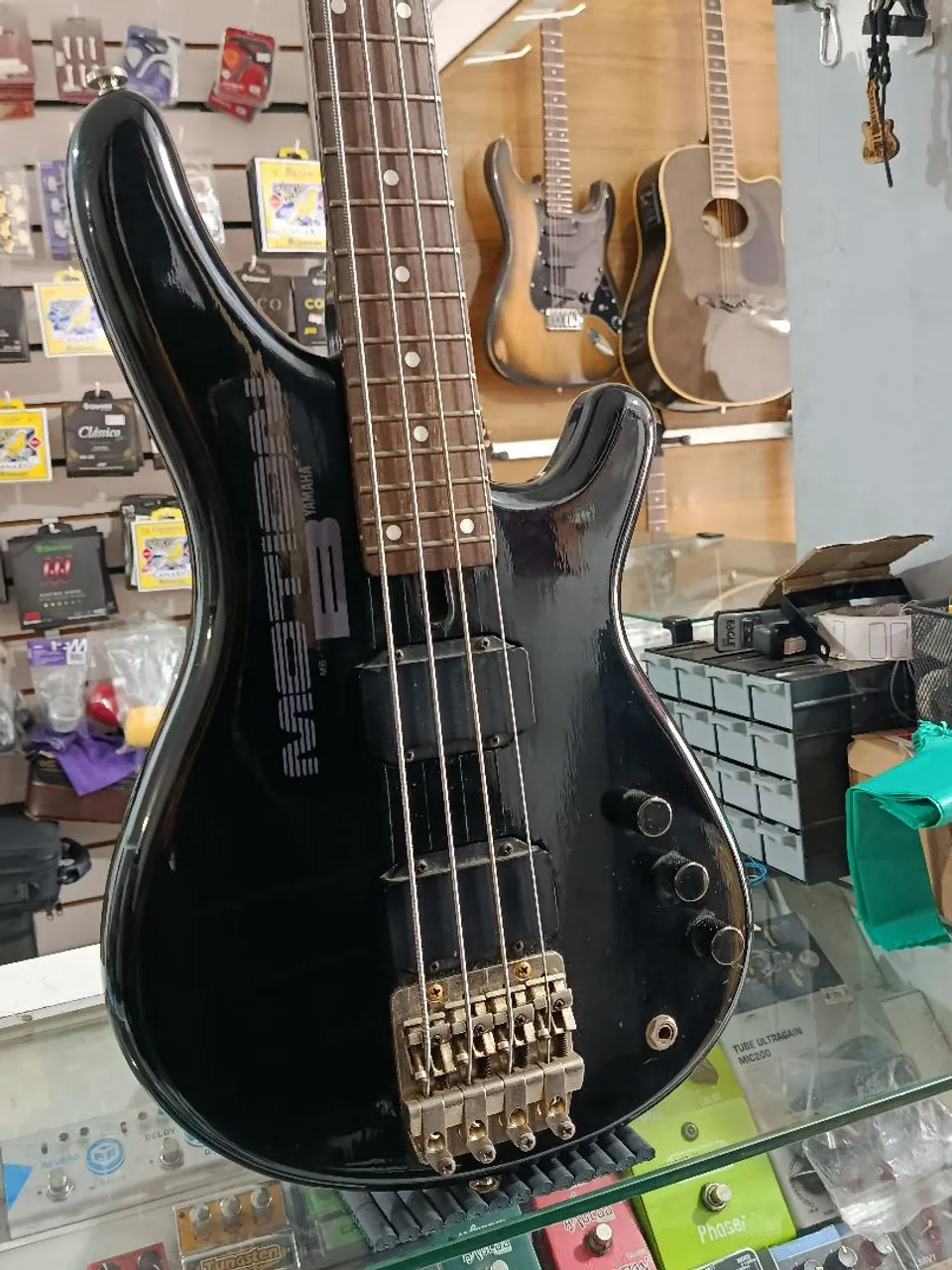 Baixo Yamaha MB-II